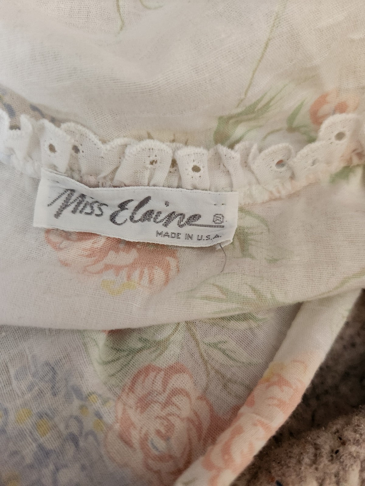 80s White and Pink Floral Housedress