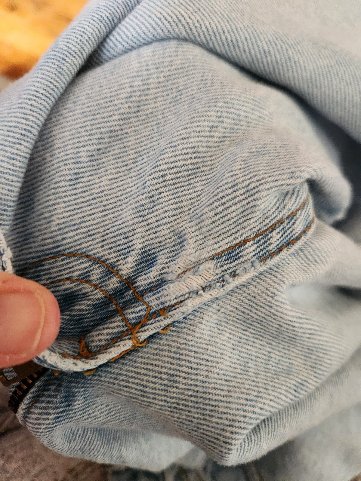90s Light Wash Relaxed Fit Mom Jeans
