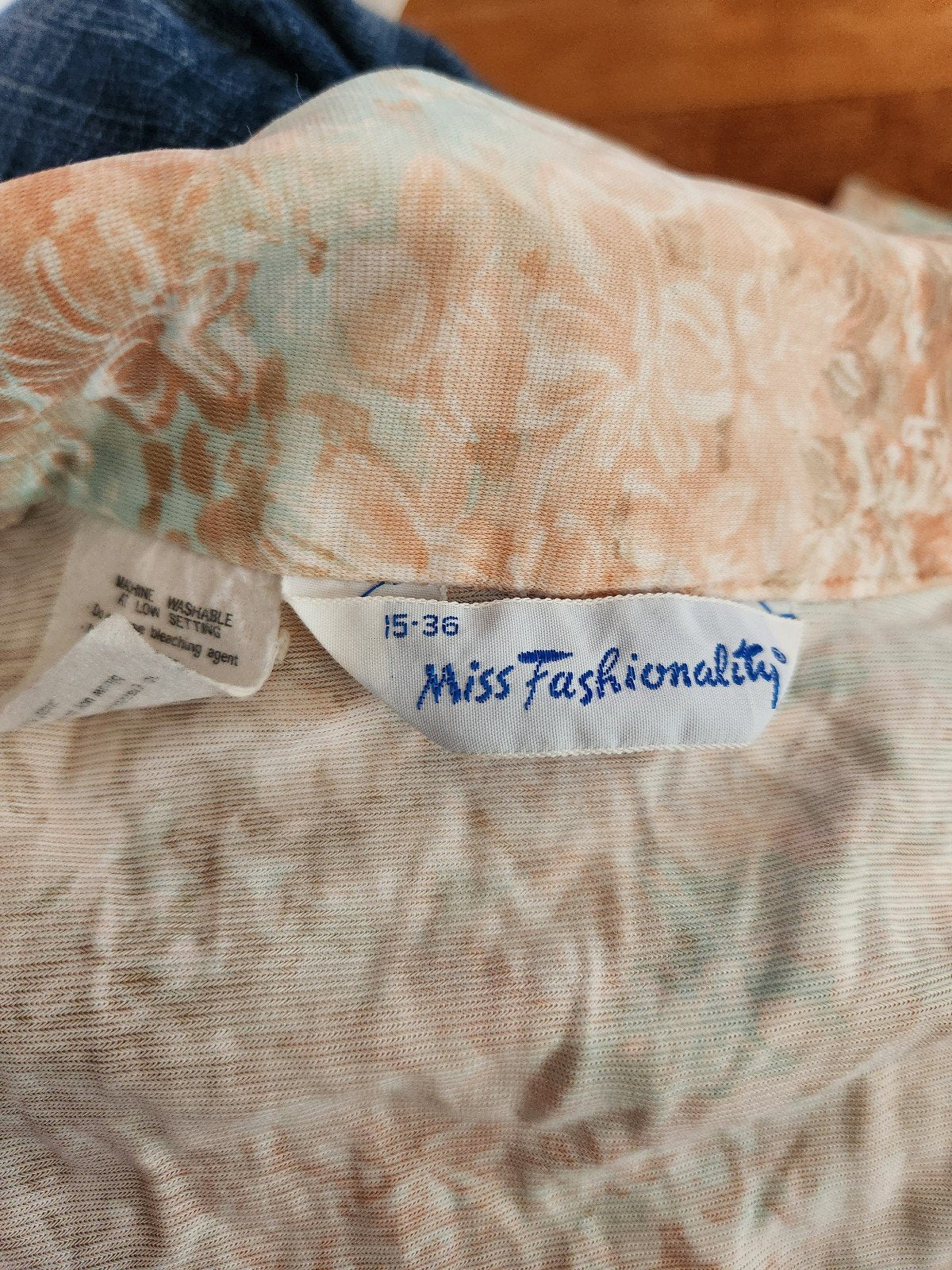 70s Pink and Green Floral Dagger Collar Button Down