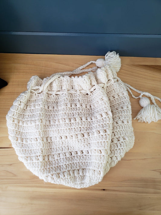 Vintage 70s Crochet Cinch Bag