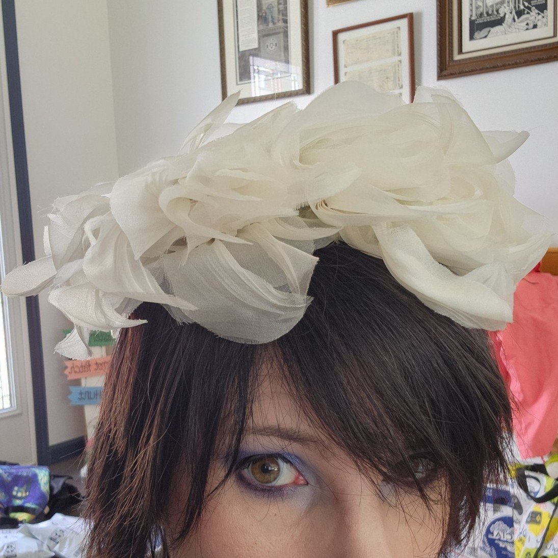 60s White Floral Hat