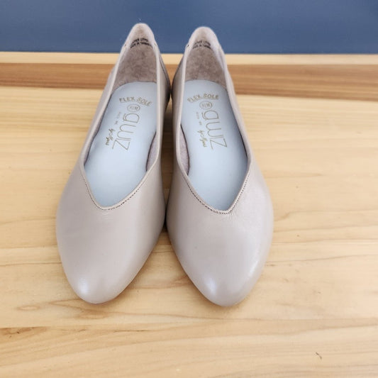 80s Tan Leather Flats