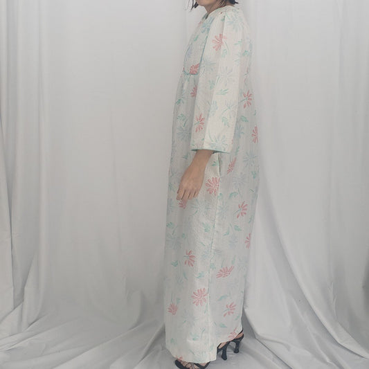 70s White Floral Zip Front Robe