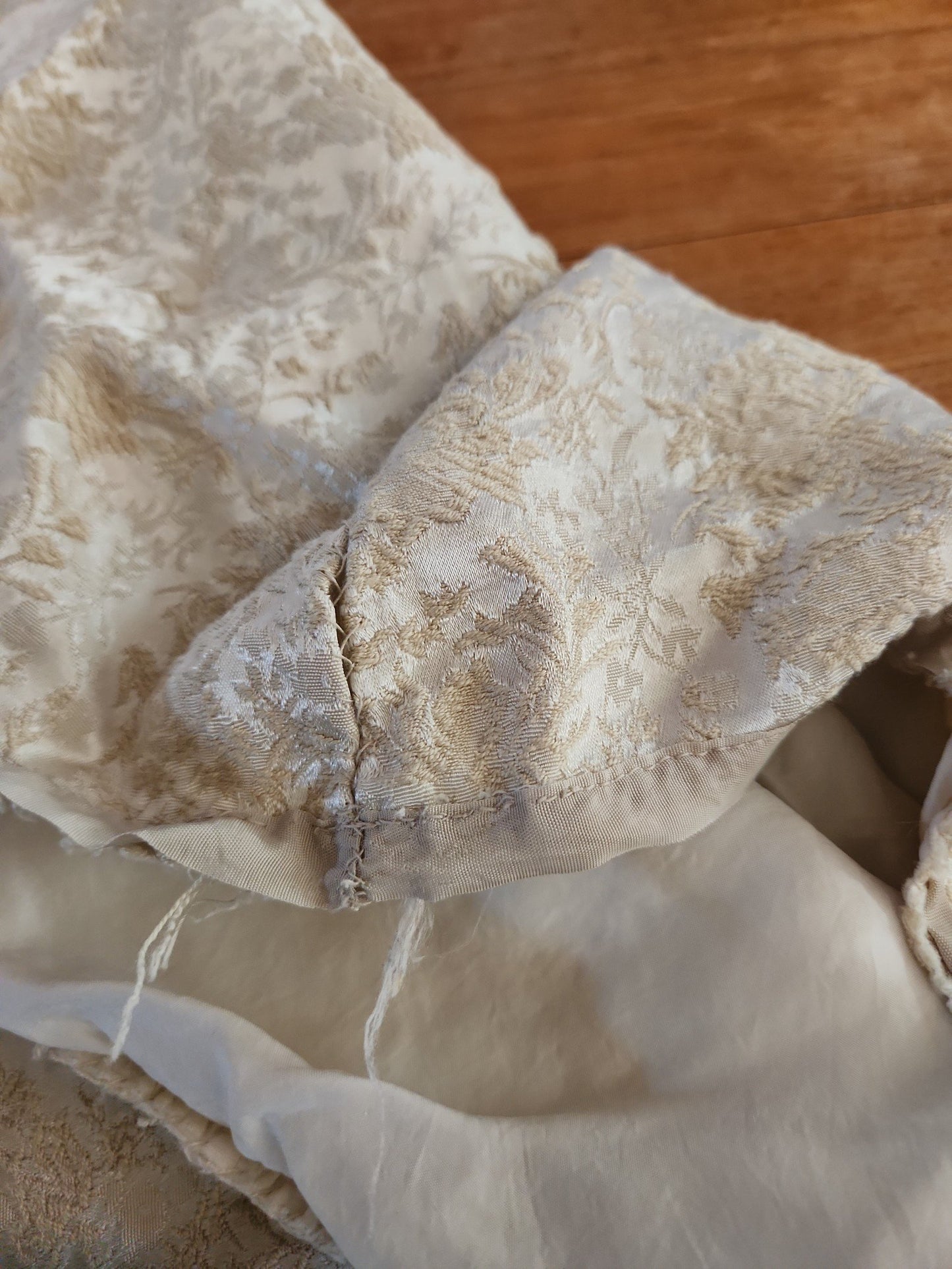 60s Cream Floral Textured Wiggle Dress