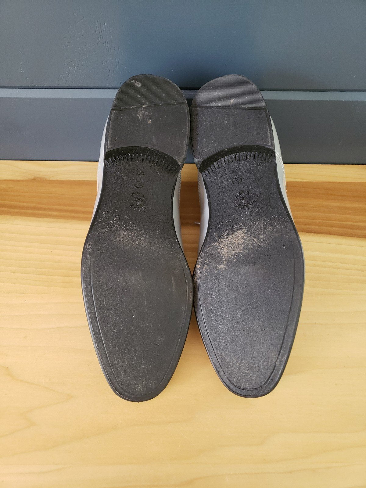 Vintage Gray Faux Patent Leather Shoes