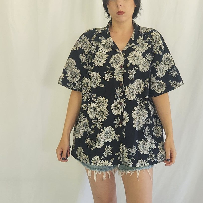 90s/00s 100% Cotton Black and White Sunflower Print Button Down