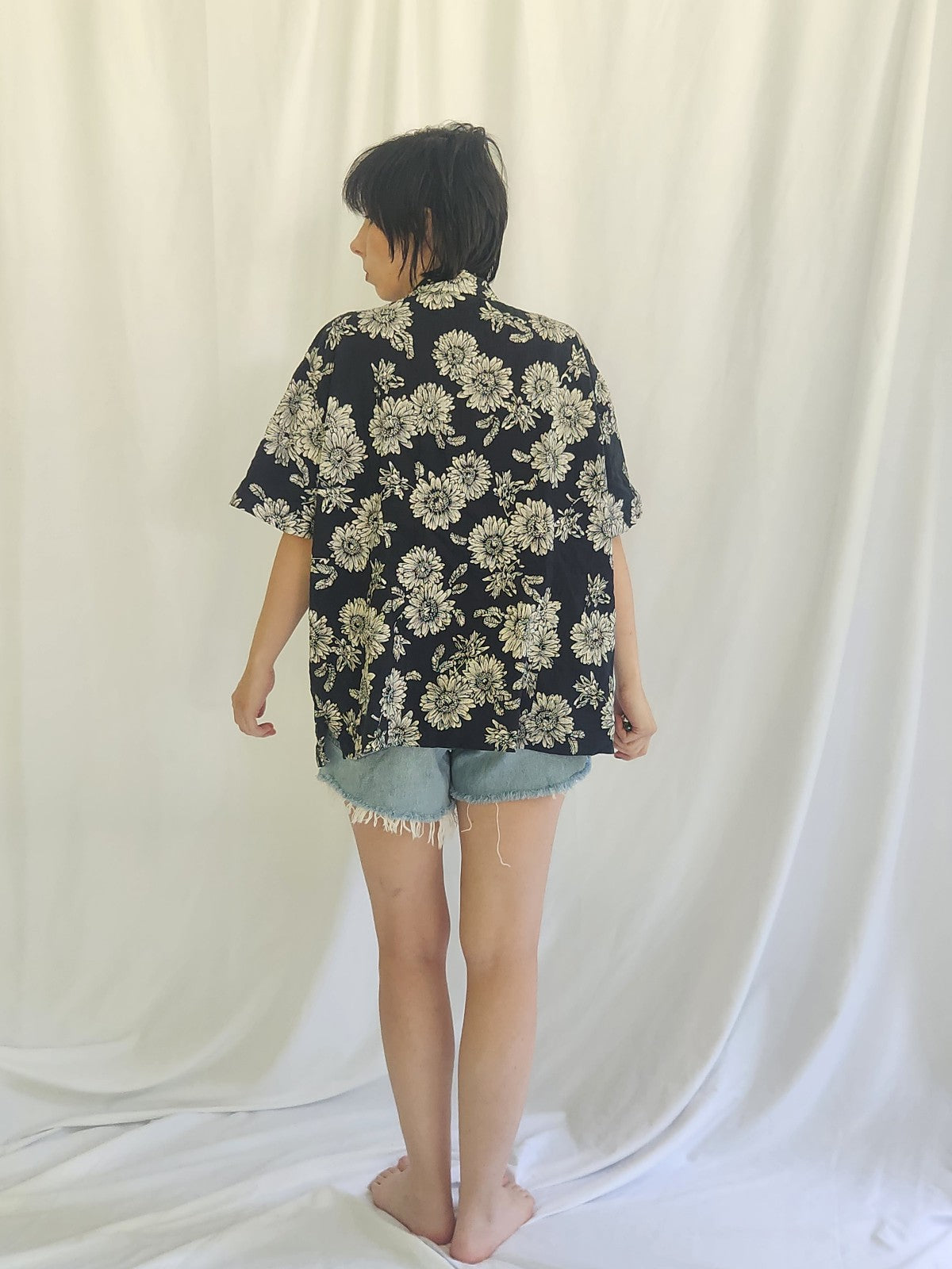 90s/00s 100% Cotton Black and White Sunflower Print Button Down