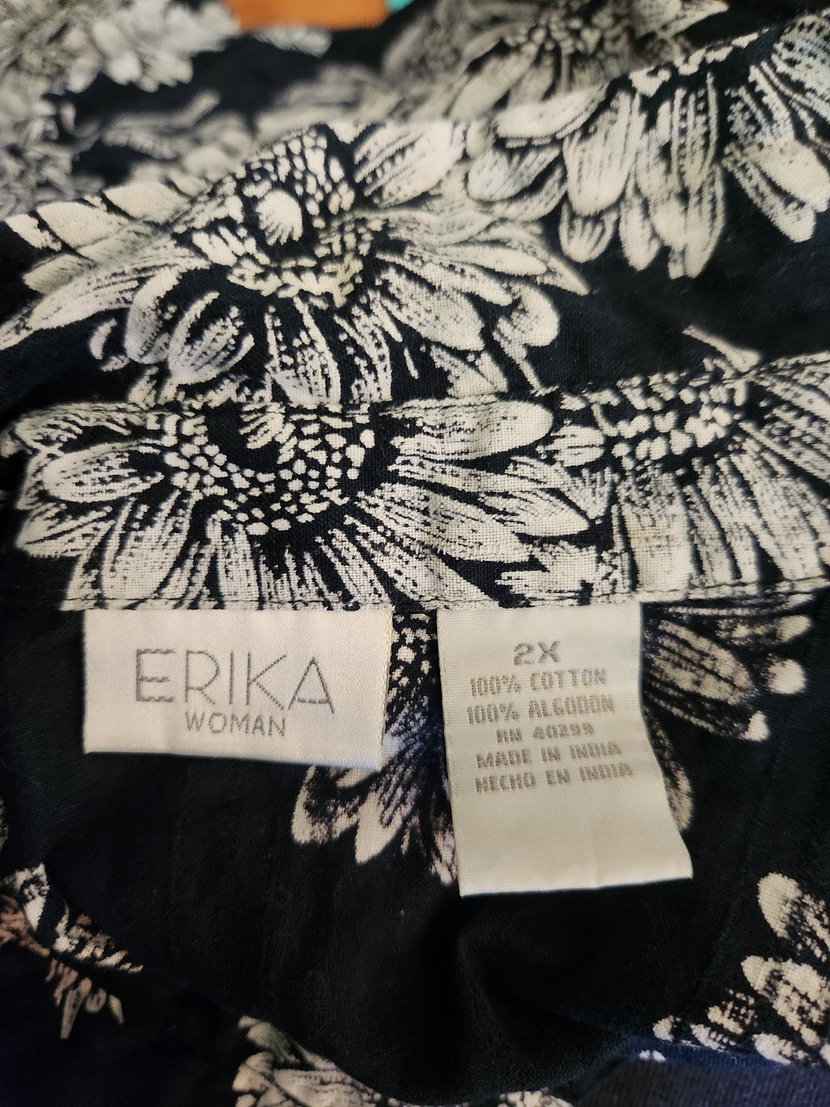 90s/00s 100% Cotton Black and White Sunflower Print Button Down