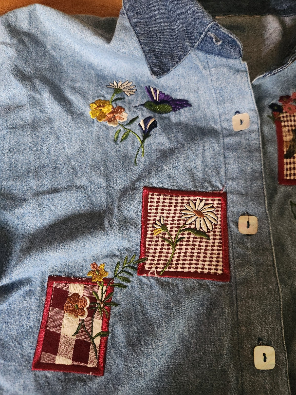 90s/00s Hummingbird Embroidered Denim Button Down