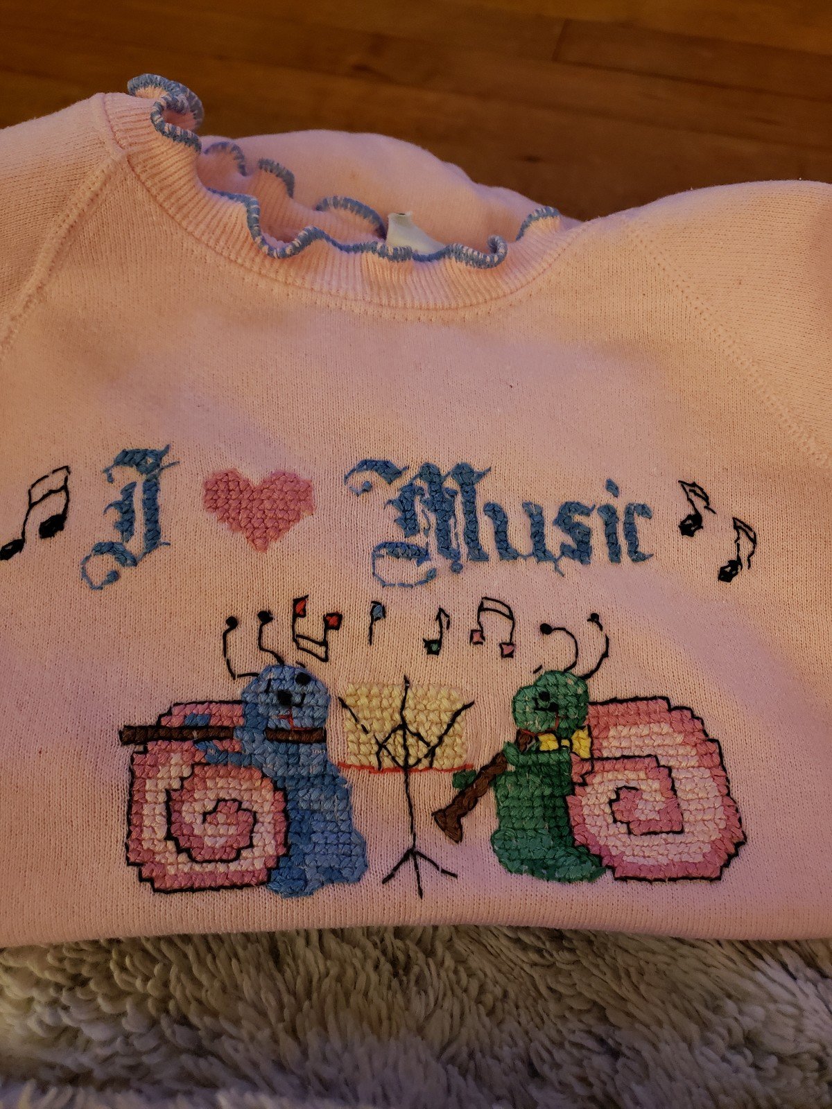 90s Custon Snail I Love Music Sweatshirt