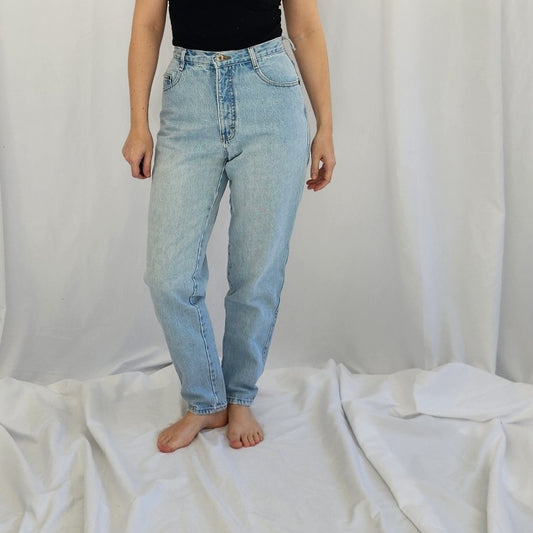 90s Light Wash Relaxed Fit Mom Jeans
