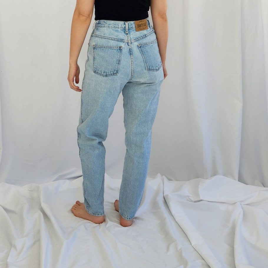 90s Light Wash Relaxed Fit Mom Jeans