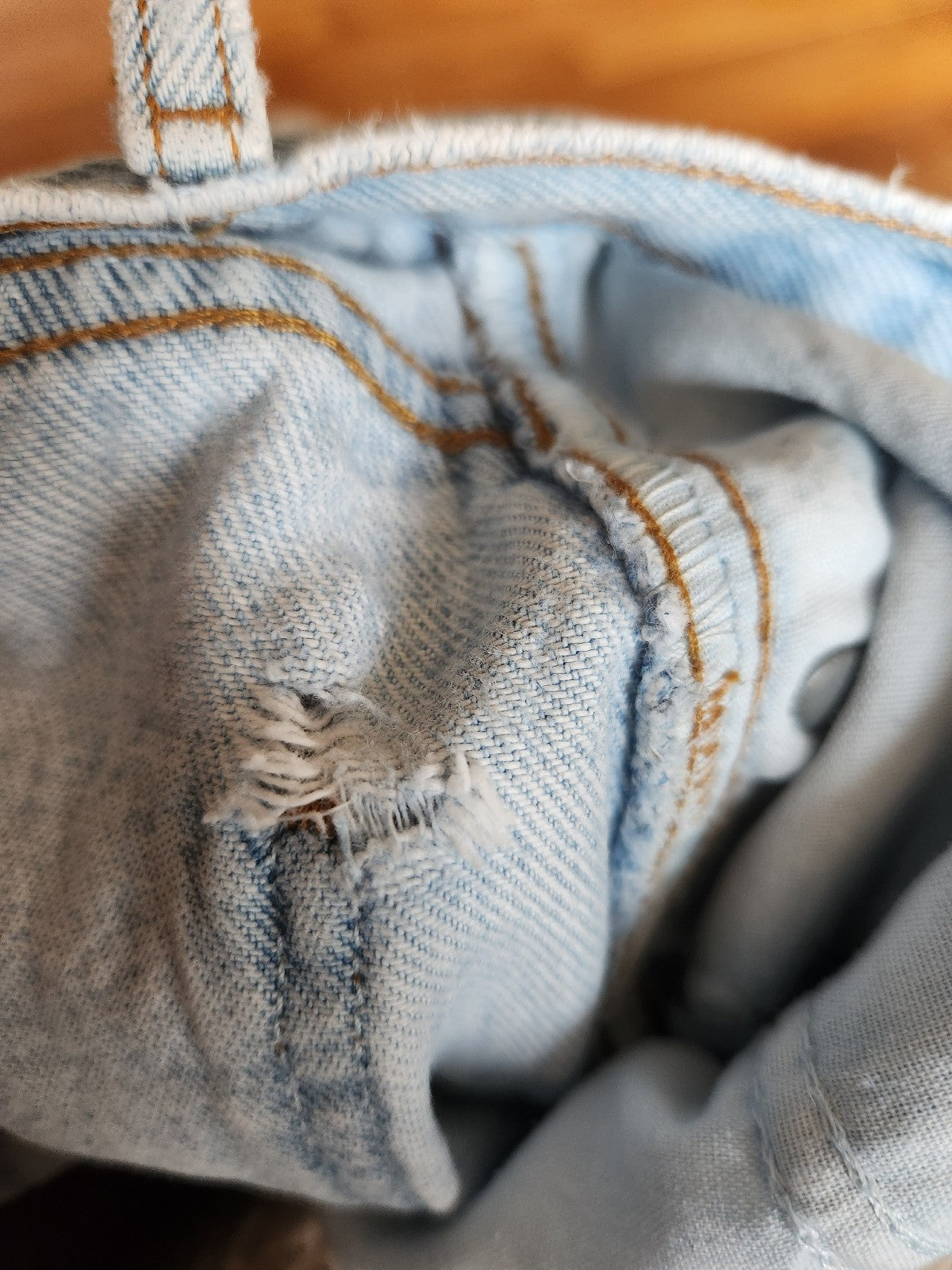 90s Light Wash Relaxed Fit Mom Jeans