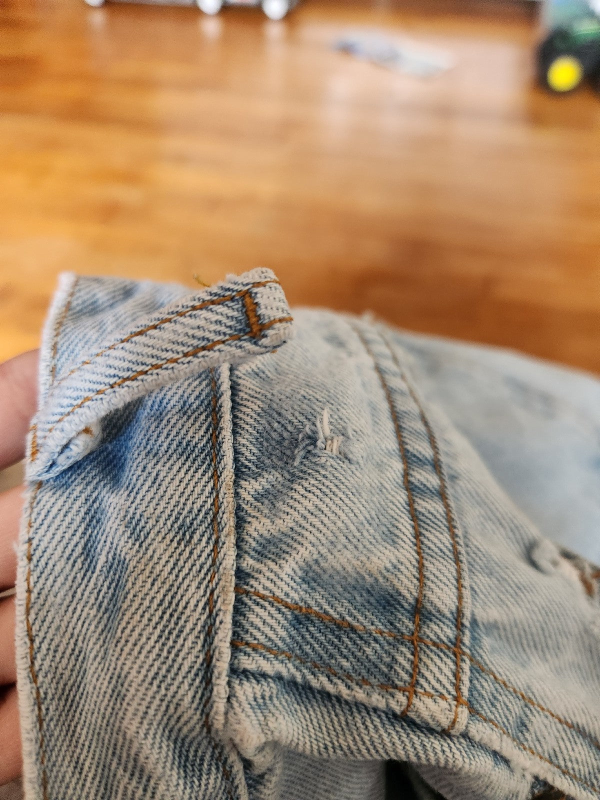90s Light Wash Relaxed Fit Mom Jeans