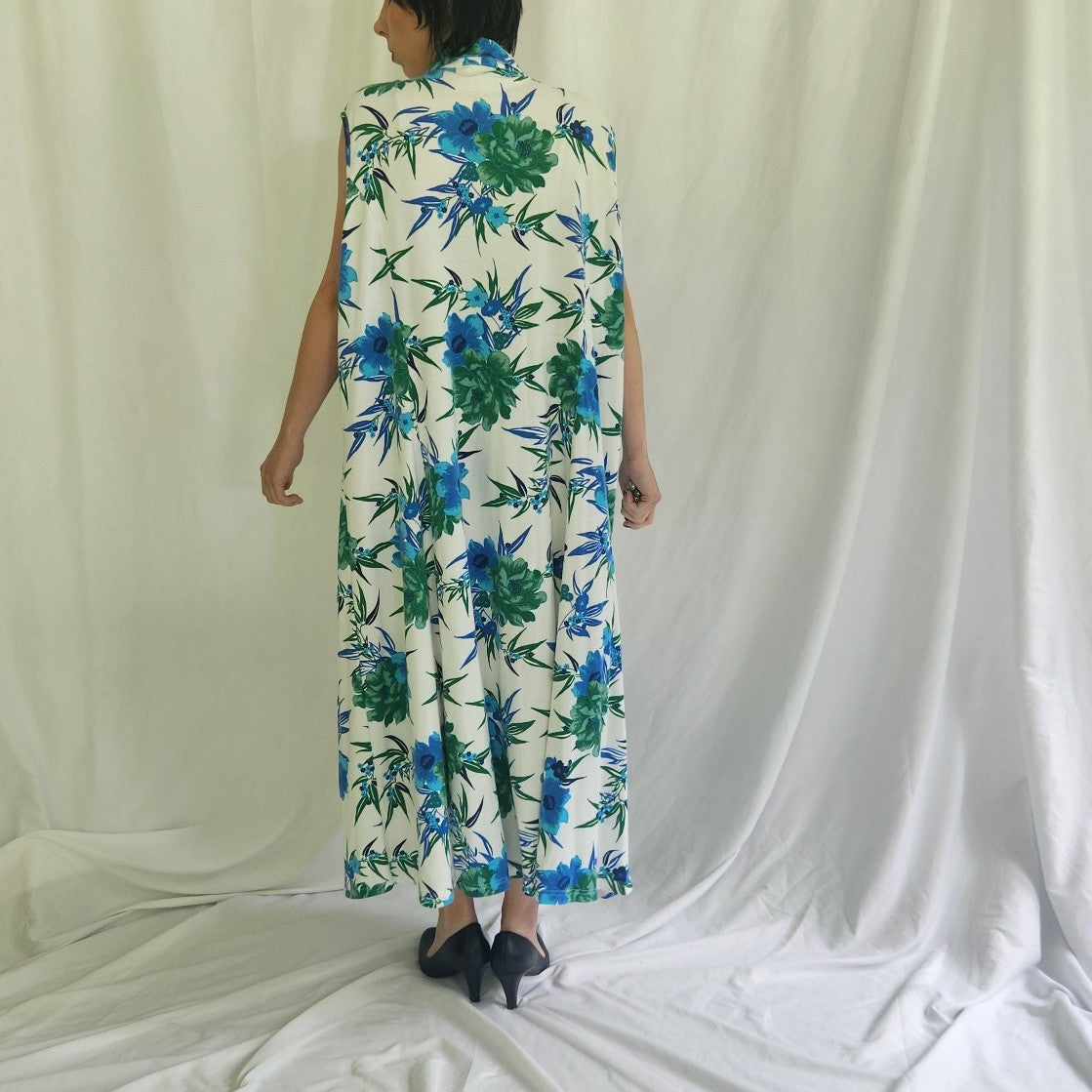 90s/00s White, Blue, and Green Floral Sleeveless Maxi Dress