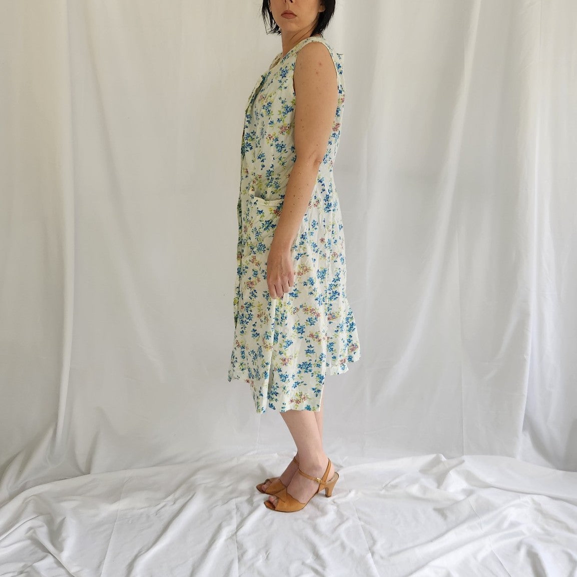 70s White and Blue Floral Sleeveless Dress