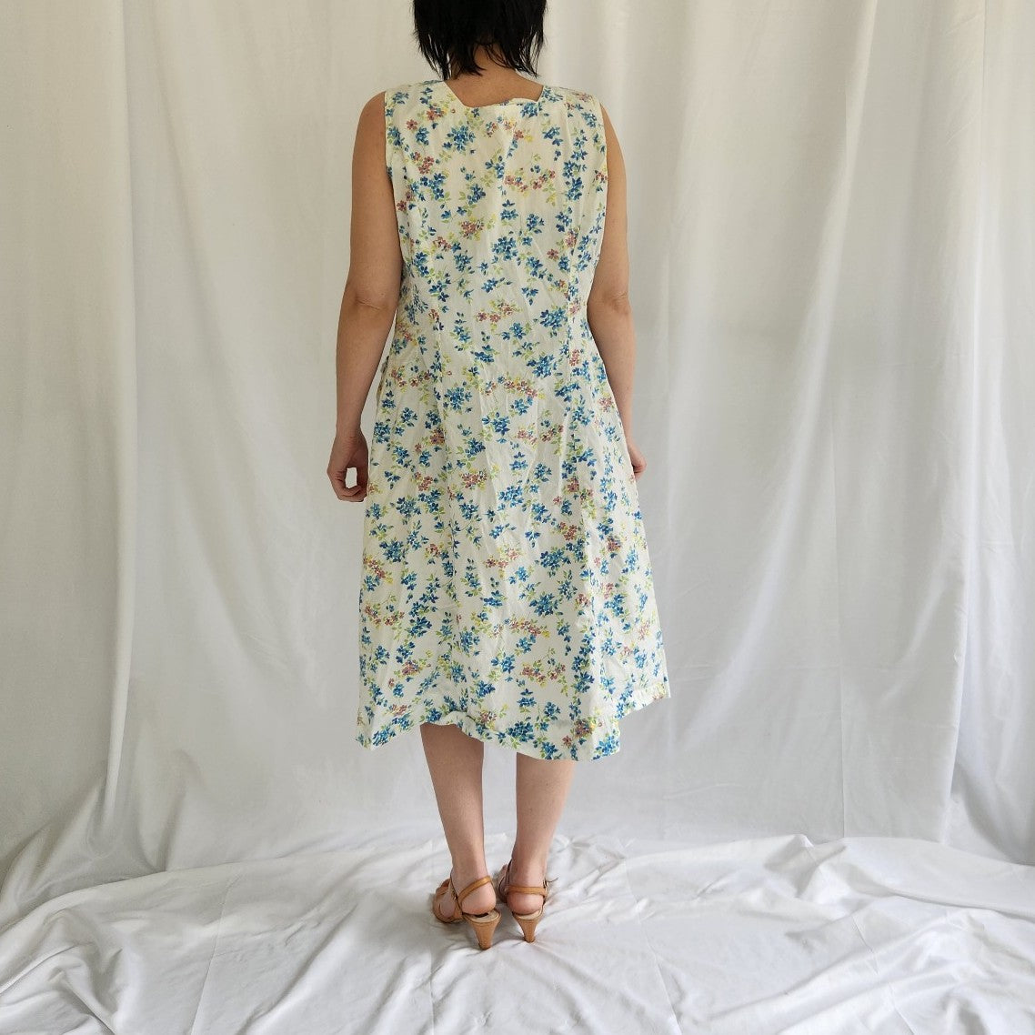 70s White and Blue Floral Sleeveless Dress