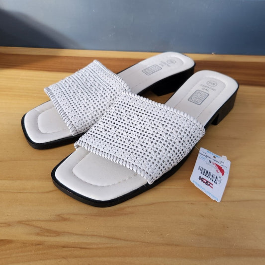 Y2K Deadstock White Leather Slides