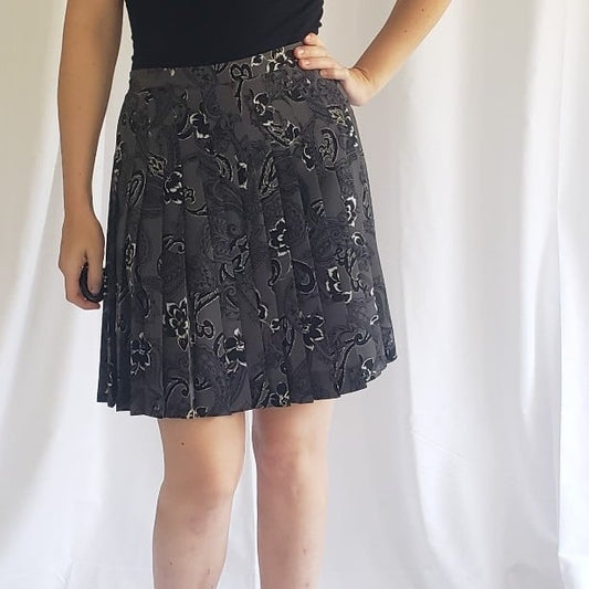 Y2K Express Gray and Black Pleated Paisley Mini Skirt