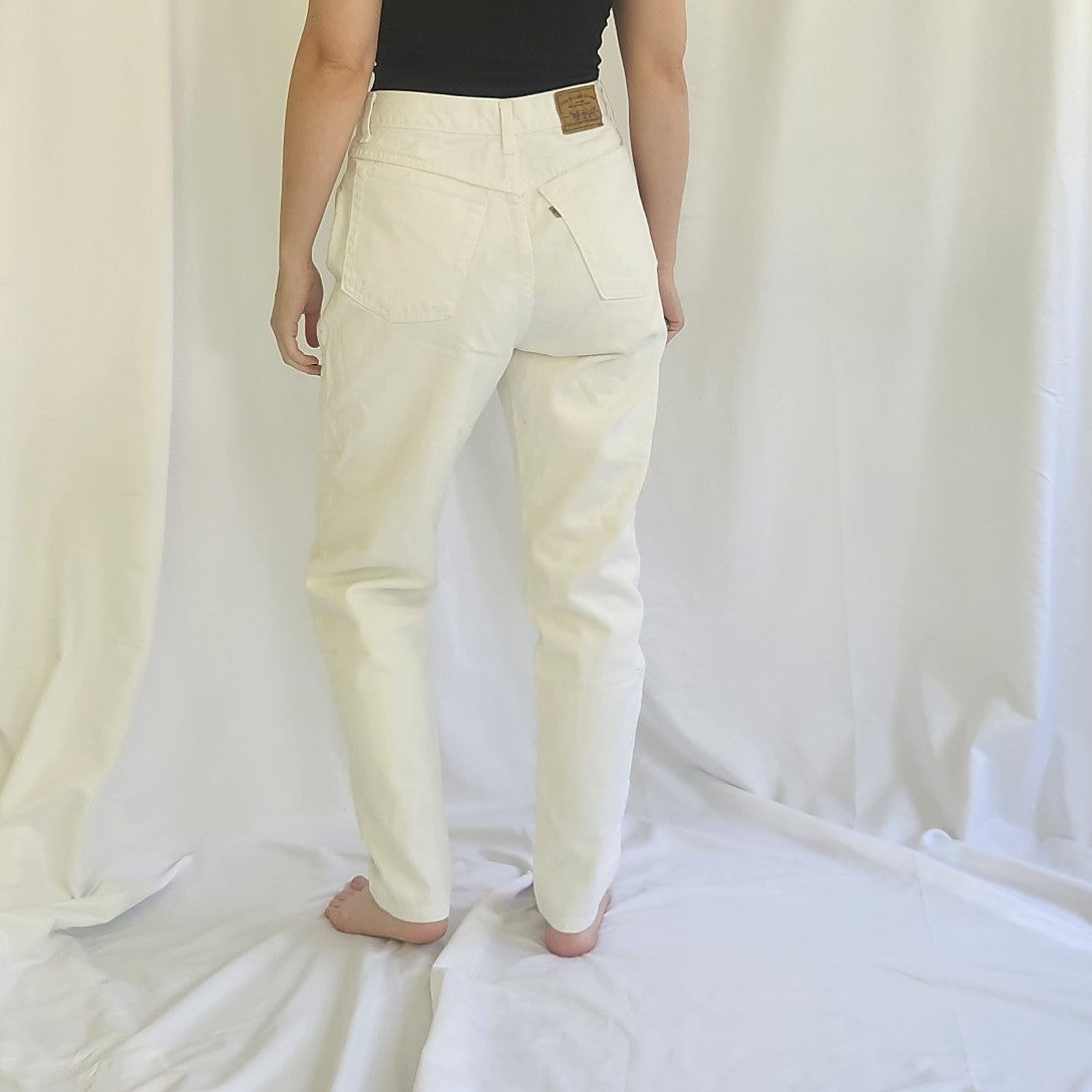 90s Levi's 900 Series White Jeans