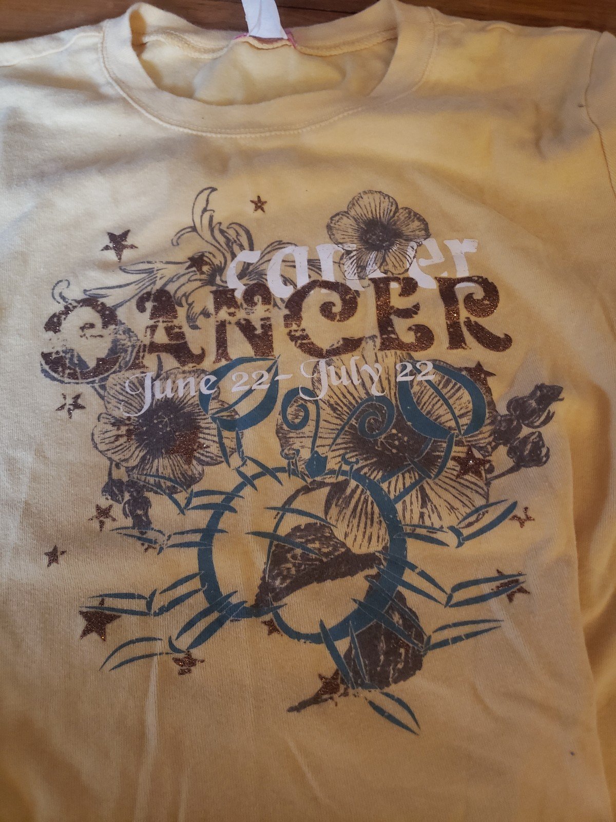 Y2K Zodiac Cancer Graphic Tee