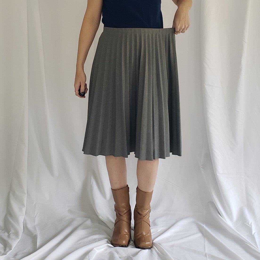 70s/80s Gray Pleated Skirt