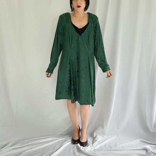 90s Green Crushed Velvet Long Sleeve Dress