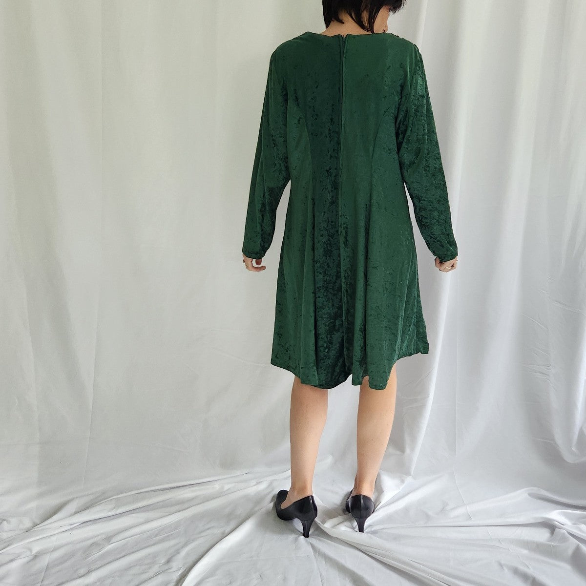 90s Green Crushed Velvet Long Sleeve Dress