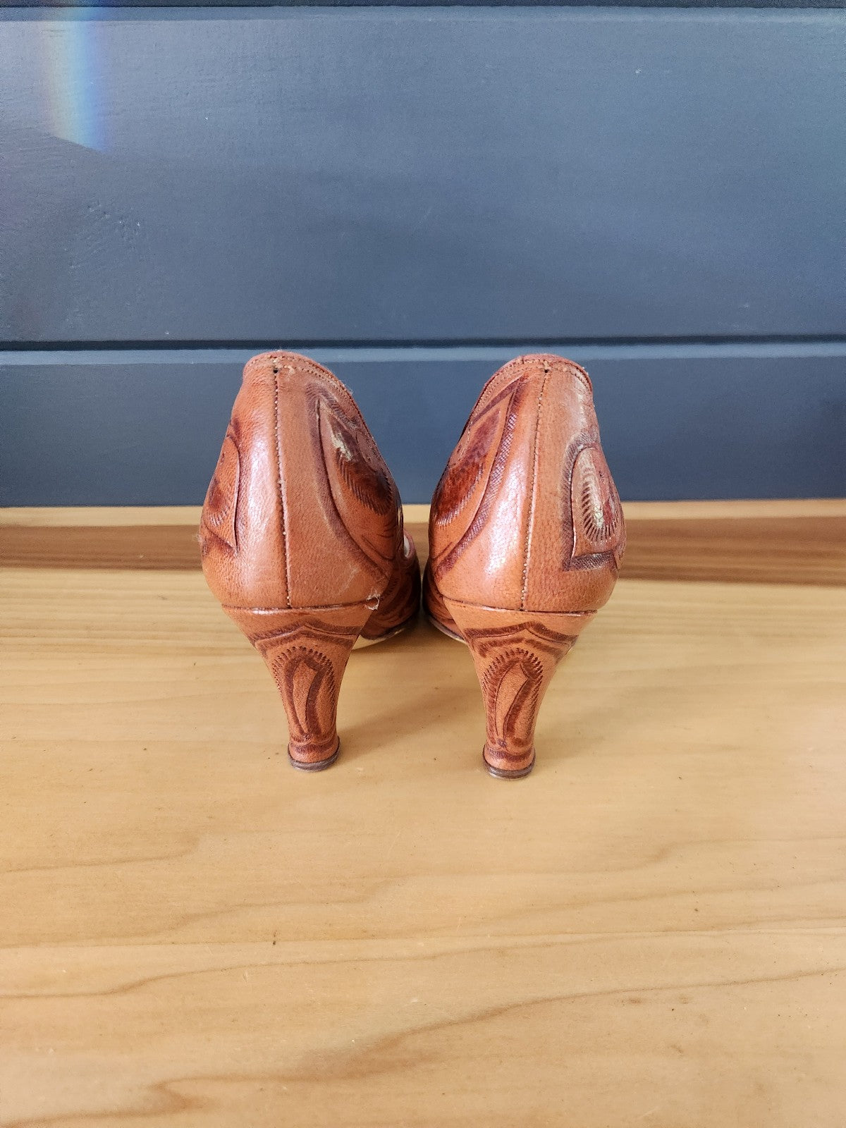 50s/60s Mexican hand Tooled Leather Pumps