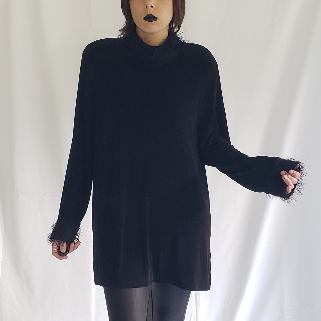 90s/Y2K Stretchy Black Top with Fuzzy Collar and Cuffs