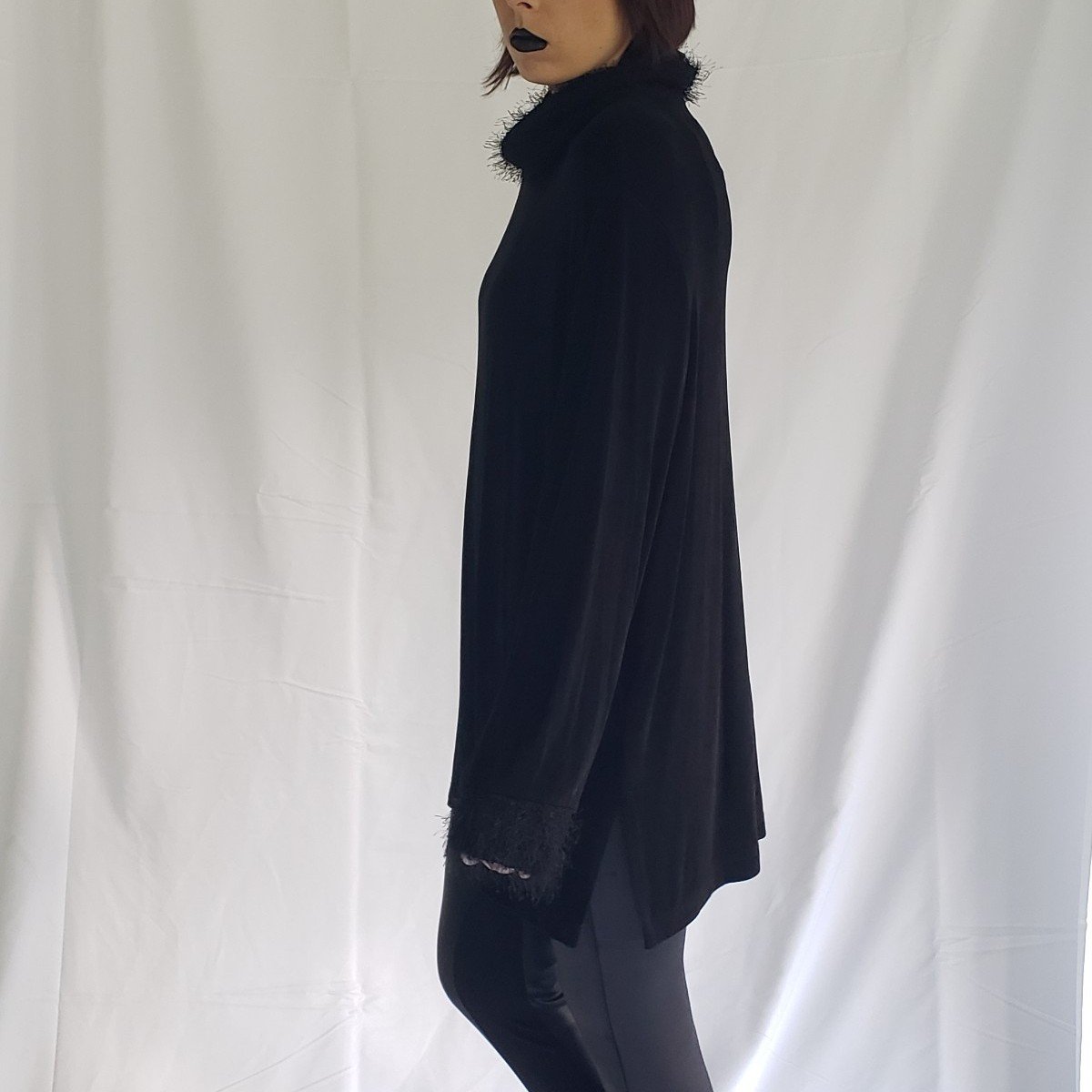 90s/Y2K Stretchy Black Top with Fuzzy Collar and Cuffs