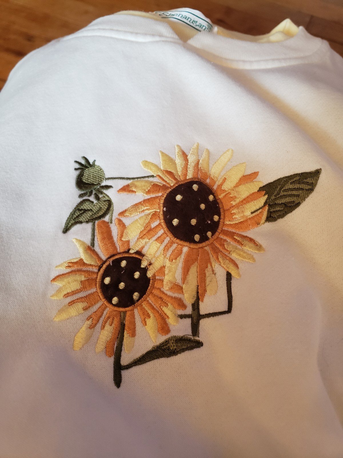 90s/00s Sunflower Embroidered Sweatshirt