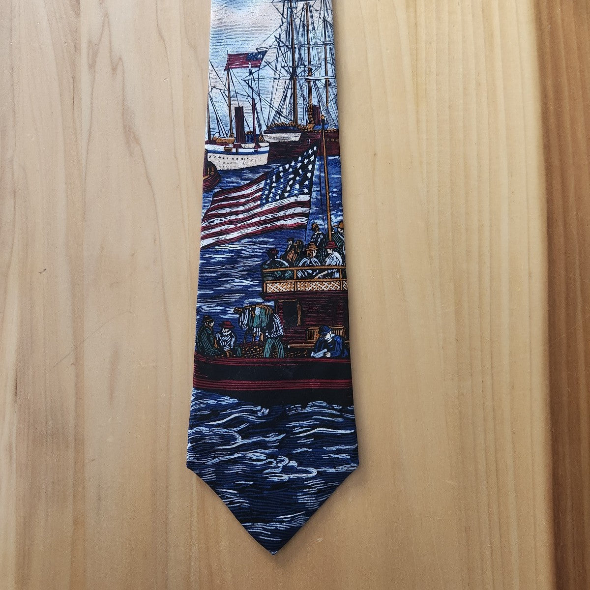 90s American Series New York Harbor Theme Tie