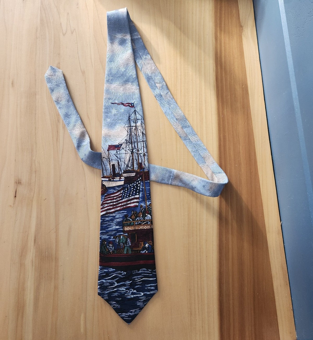 90s American Series New York Harbor Theme Tie
