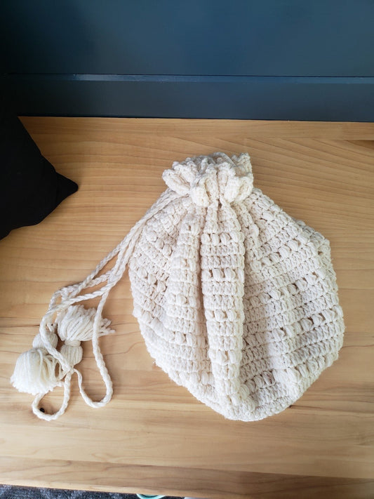 Vintage 70s Crochet Cinch Bag