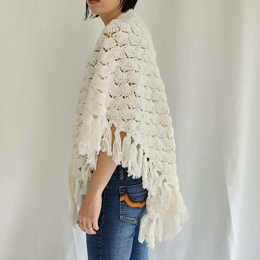 70s White Crochet Sheel Stitch Shawl
