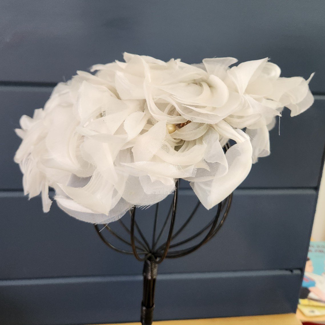 60s White Floral Hat