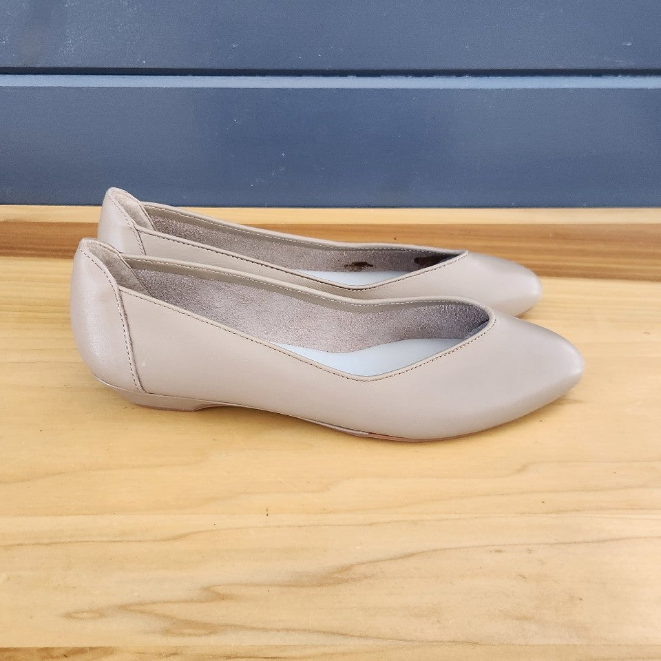 80s Tan Leather Flats