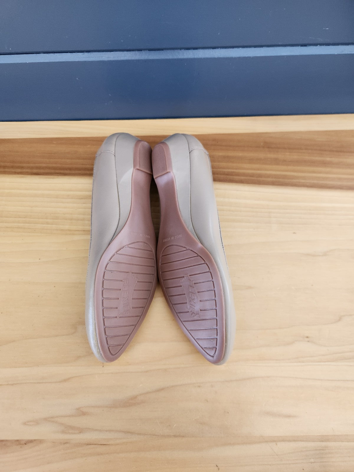 80s Tan Leather Flats