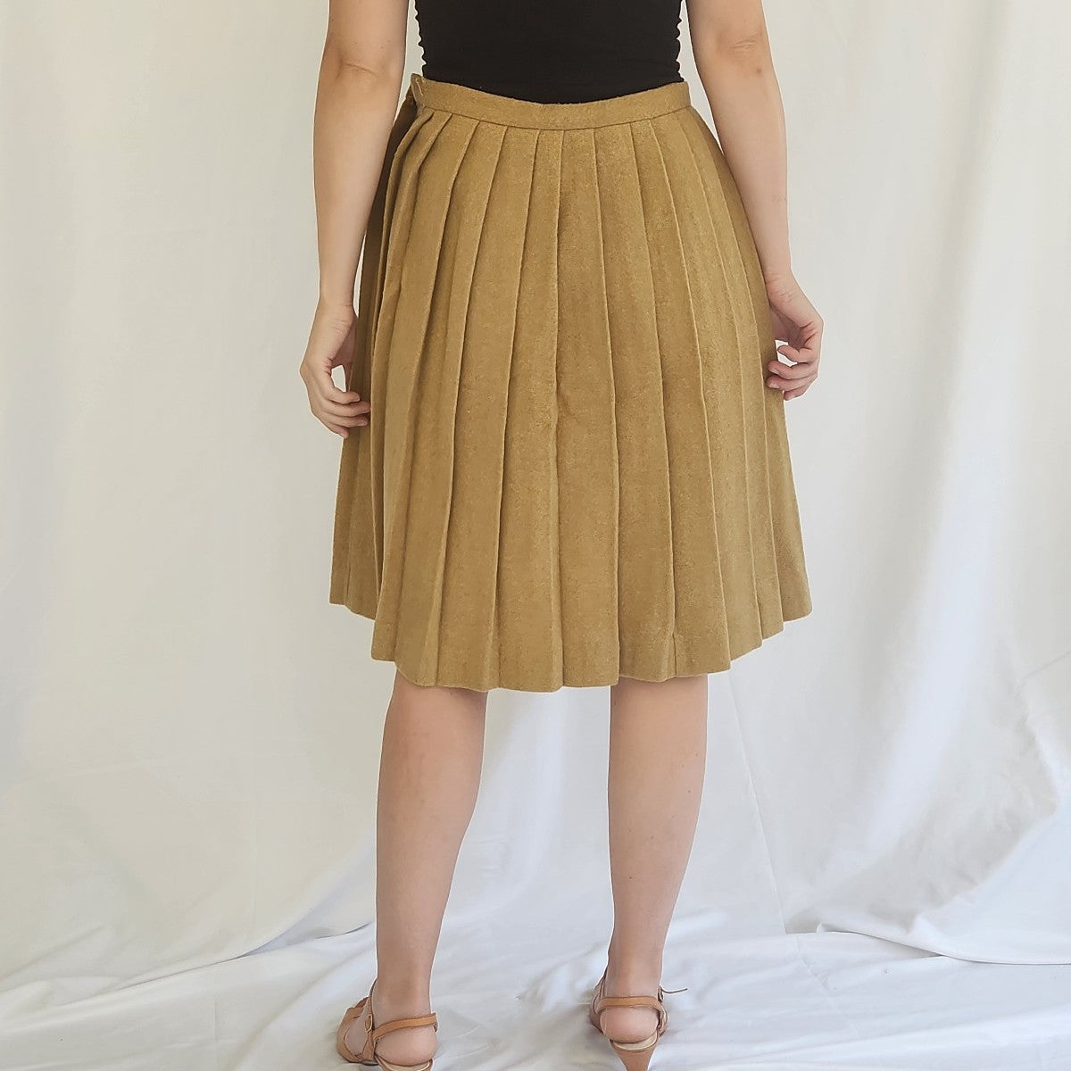 70s Tan Pleated Knee Length Skirt