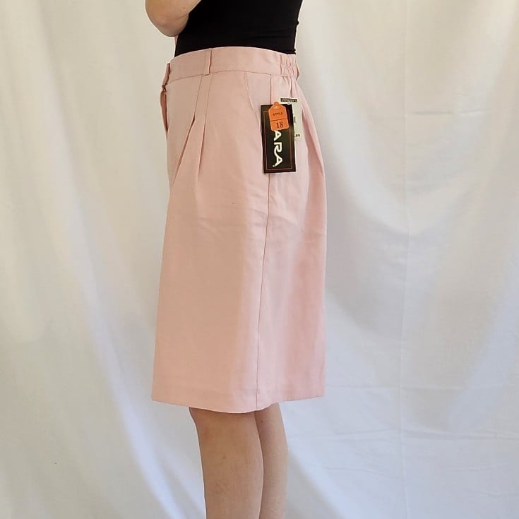 90s Deadstock Pink Pleated Shorts