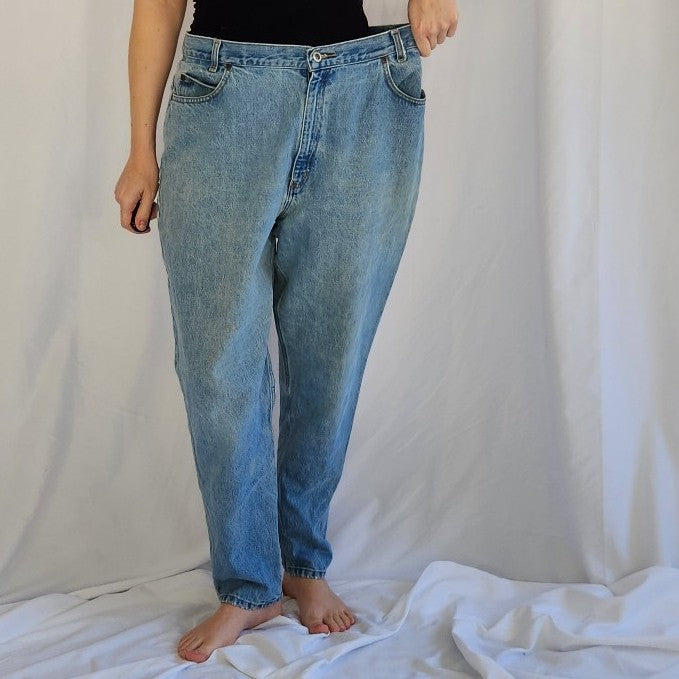 90s Classic Medium Wash Mom Jeans