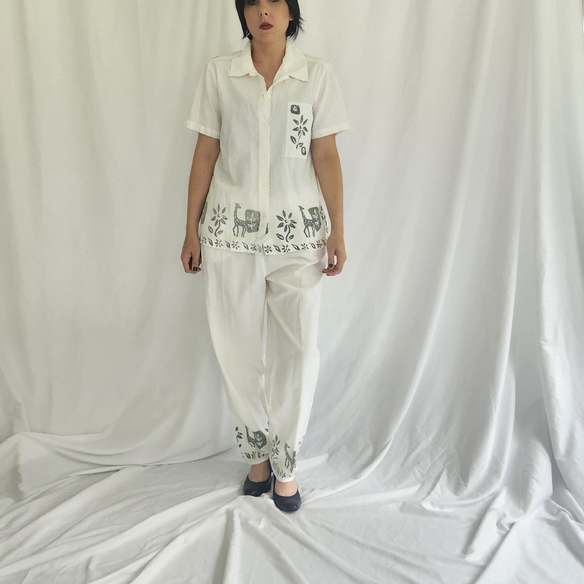 90s/00s White and gray Giraffe Print 100% Cotton Set