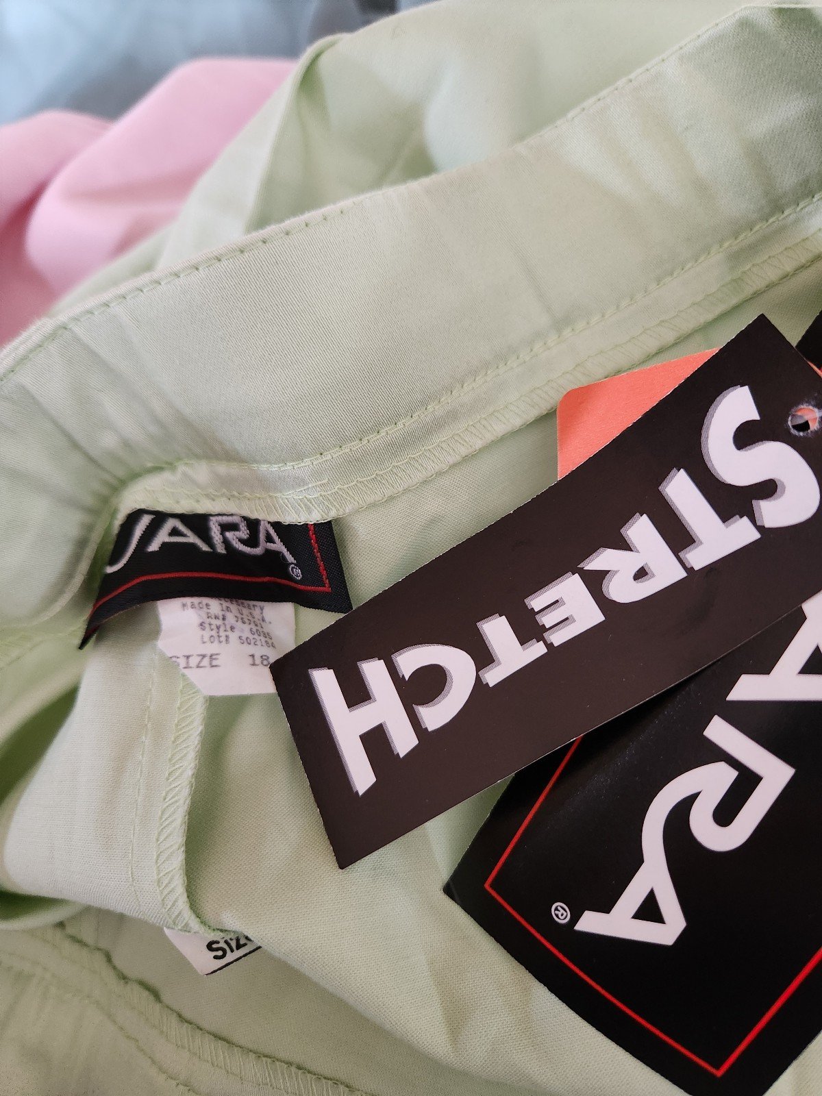 90s Deadstock Pastel Green Pleated Shorts