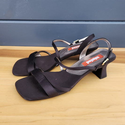 00s Unlisted by Kenneth Cole Black Strappy Kitten Heels