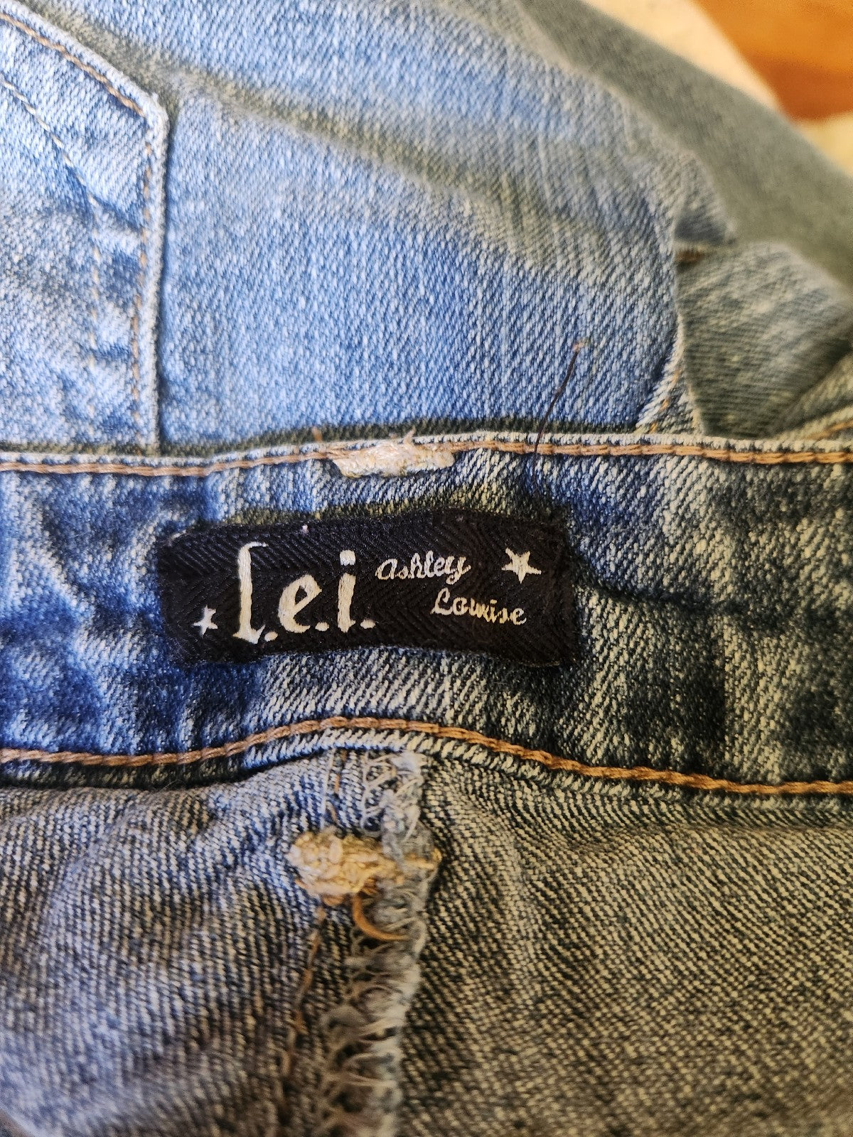 Y2K l.e.i Denim Capris