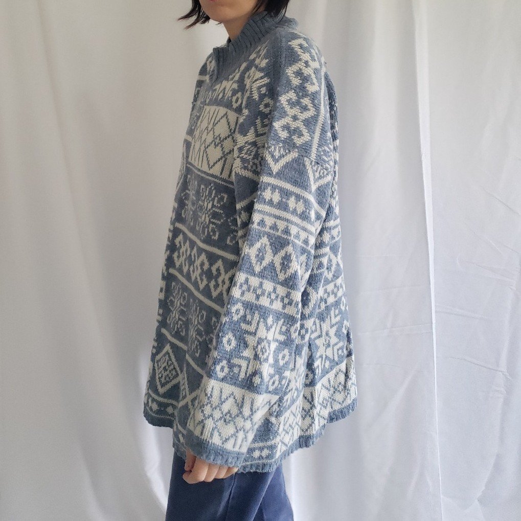 80s/90s Blue and White Mock Turtleneck Sweater