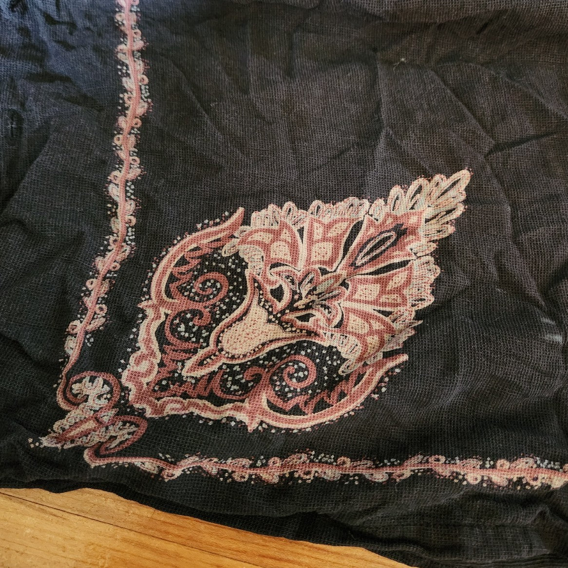 90s/Y2K Black and Maroon Silk Button Down Shirt