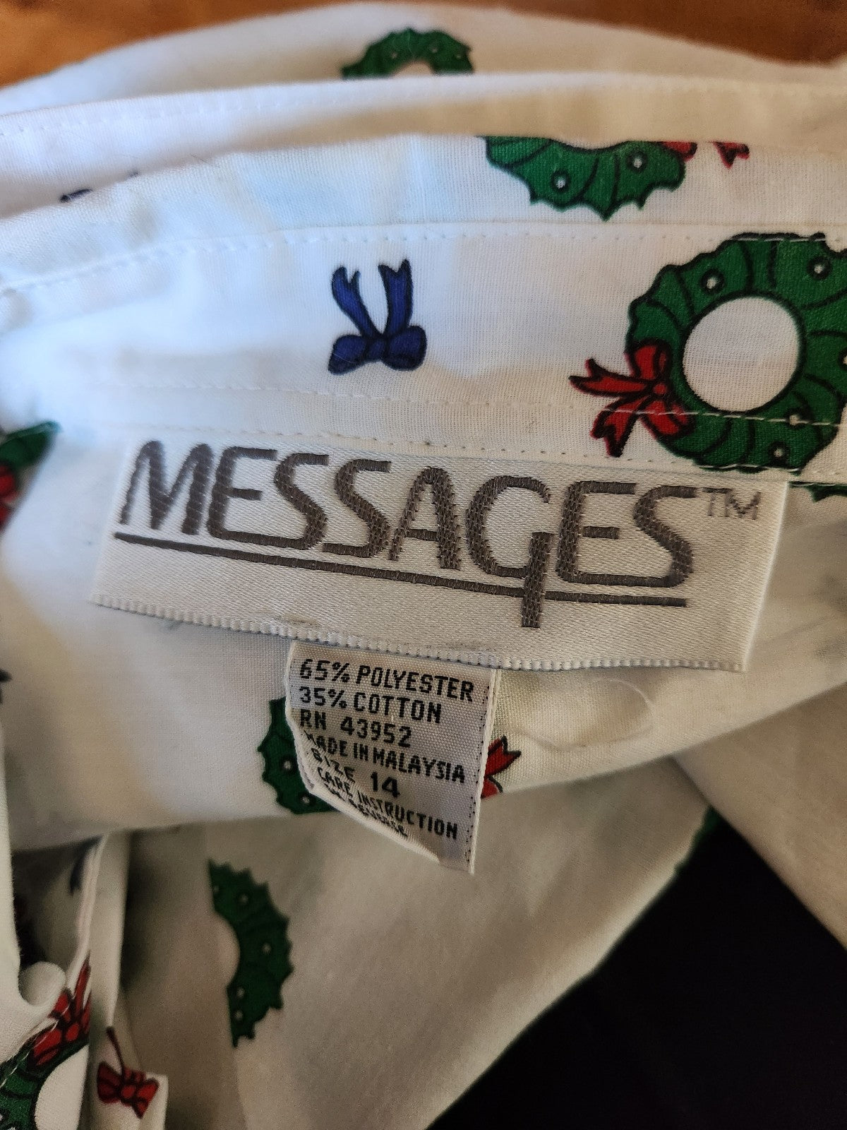 90s Christmas Wreath Print Button Down Shirt