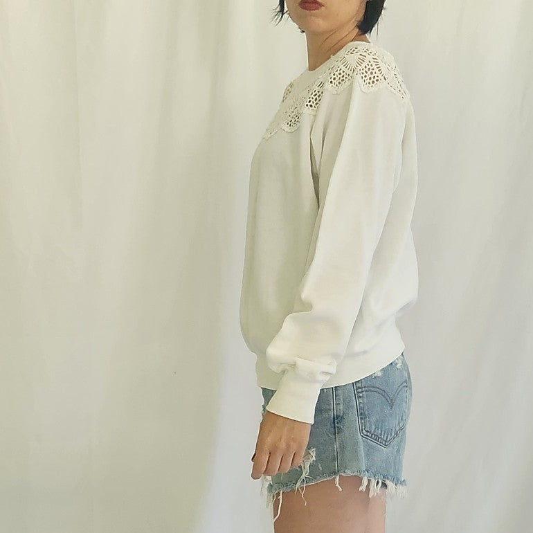 90s White Crew Neck Sweatshirt with Crochet Details